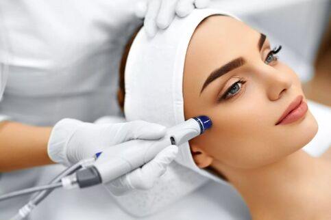 Facial skin rejuvenation with laser device